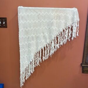 Vintage Hand Crochet Ivory Shawl Wrap Zig Zag Pattern Bohomiem Grannycore Fringe